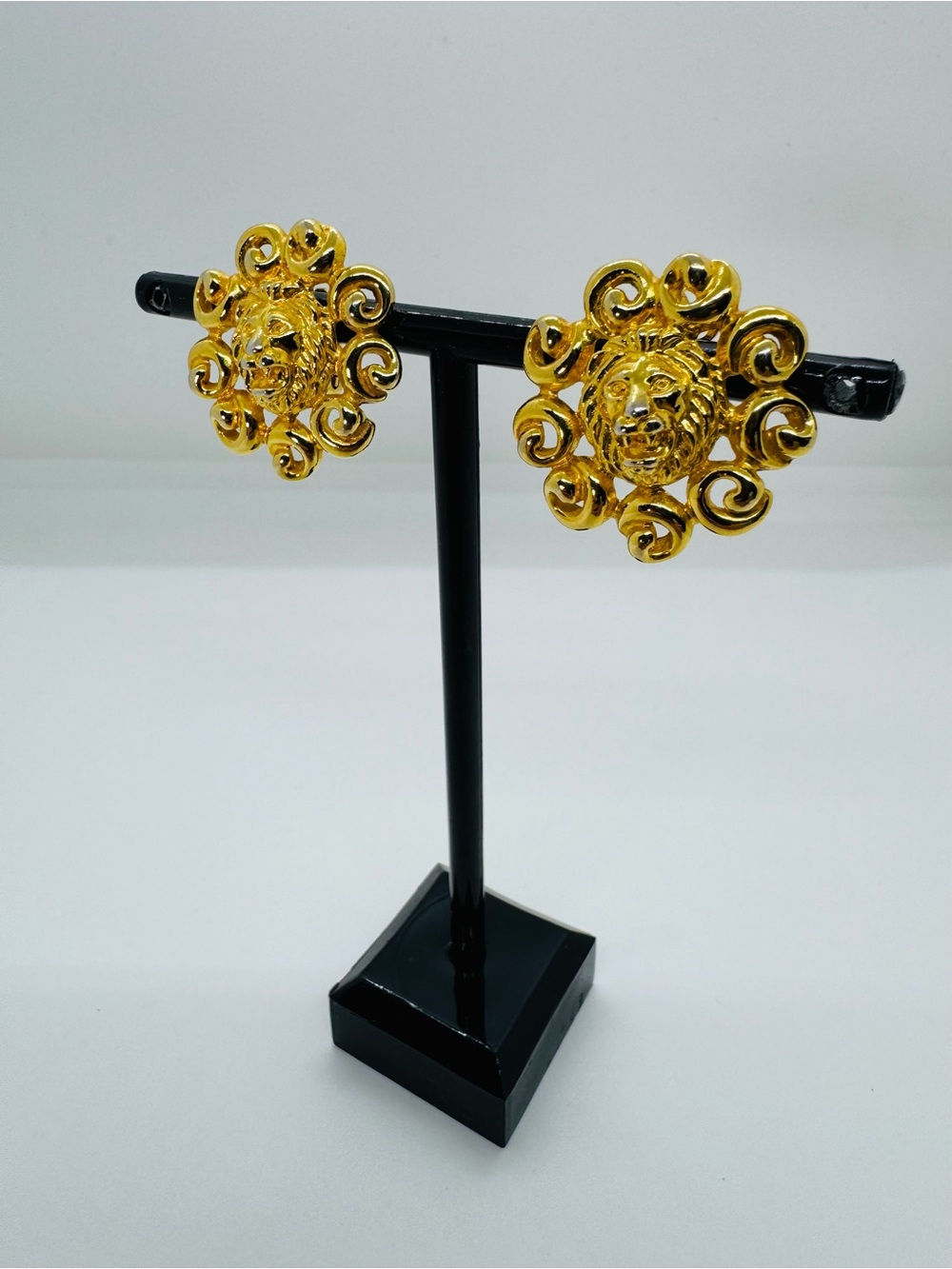 ✨ VINTAGE ANNE KLEIN 1980s LION HEAD CLIP-ON EARRINGS ✨ SIGNED